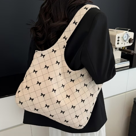 unbranded Handbags - Bow 🎀 Corduroy Bag (Cream /Black 🖤)